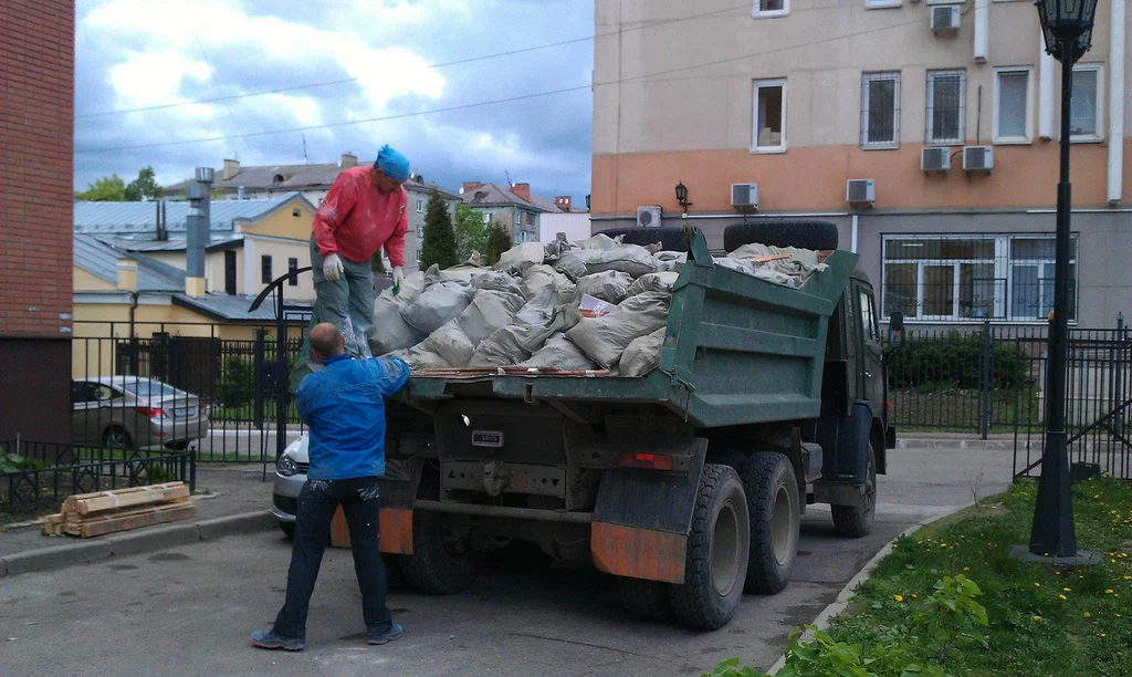 Вывоз строительного мусора в Шахтах от 1736 руб. – ПроМусор