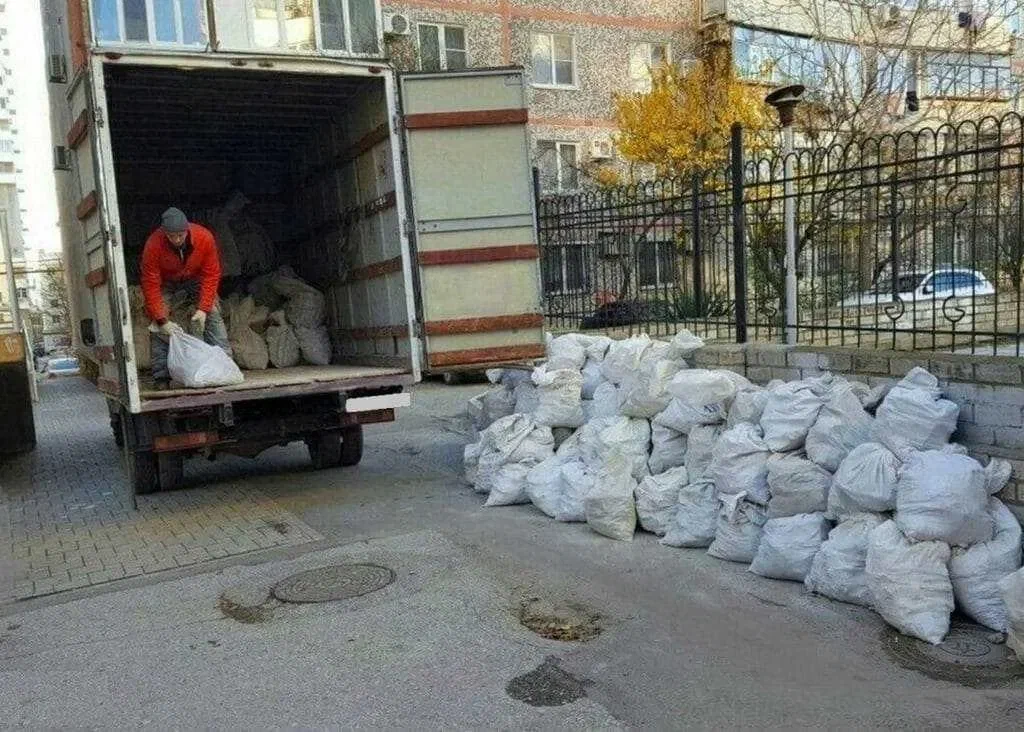 Вывоз мусора после переезда в Шахтах в октябре
