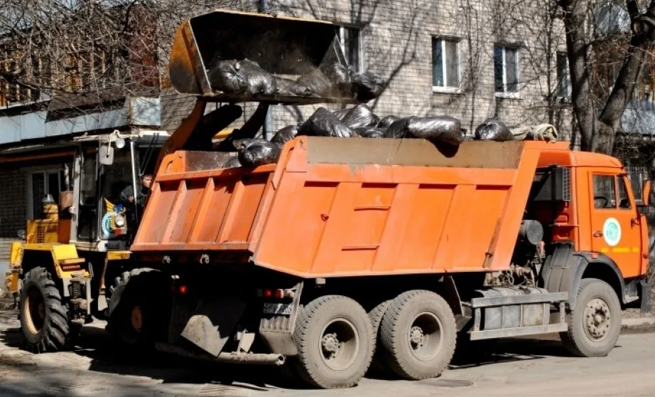 Вывоз мусора грузовым фургоном 5 тонн в Шахтах – ПроМусор, аренда, цена от 1682 руб