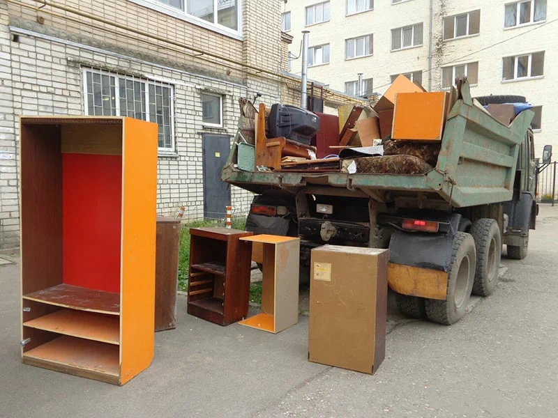 Вывоз шкафа в Шахтах от ПроМусор — недорого, демонтаж, утилизация, вывоз из квартиры от 923 руб
